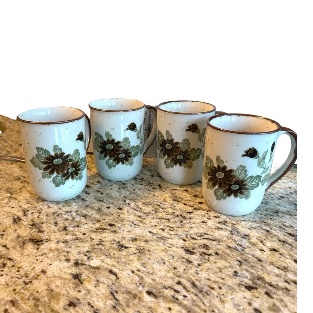 4 Retro CottageCore Floral‎ Speckled Stoneware Mugs Green Brown Flowers EUC